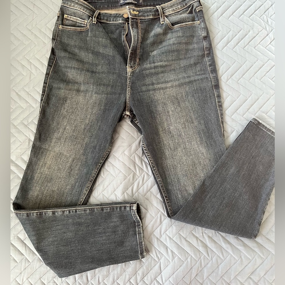 HOLLISTER ultra high-rise super skinny jeans - 17S